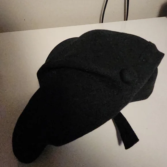 Vertical Hat - Picture 4 of 4